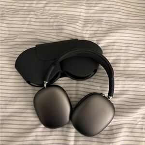 Apple AirPods Max LIKE NEW